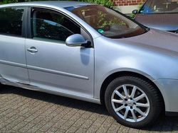 Silber Gebraucht 2005 VW Golf V Kleinwagen | 2.500 € (Superpreis)