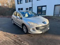 Silber Gebraucht 2007 Peugeot 308 Limousine | 3.500 € (Etwas zu teuer)