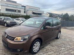 Braun Gebraucht 2011 VW Touran Trendline Van / Kleinbus | 3.950 € (Superpreis)