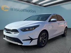 Weiß Neu 2025 Kia Ceed Kleinwagen | 26.199 € (Etwas zu teuer)