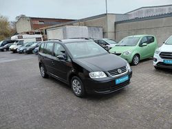 Schwarz Gebraucht 2006 VW Touran Conceptline Van / Kleinbus | 2.700 € (Fairer Preis)