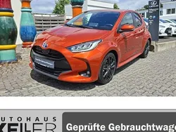 Orange Gebraucht 2022 Toyota Yaris Hybrid Team Limousine | 18.960 € (Guter Preis)