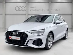 Weiss Gebraucht 2023 Audi A3 Sportback S-Line Limousine | 30.575 € (Fairer Preis)