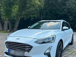 Weiß Gebraucht 2019 Ford Focus Titanium Kombi | 13.299 € (Fairer Preis)