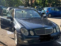 Schwarz Gebraucht 2002 Mercedes E240 Classic Limousine | 2.300 € (Guter Preis)