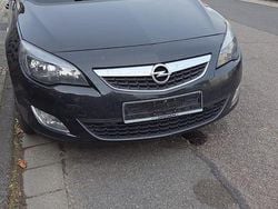 Schwarz Gebraucht 2011 Opel Astra Innovation Limousine | 1.650 € (Superpreis)