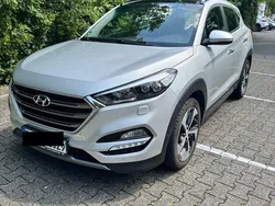 Silber Gebraucht 2016 Hyundai Tucson Style SUV | 15.900 € (Fairer Preis)