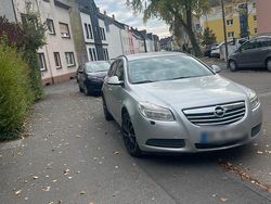 Grau Gebraucht 2012 Opel Insignia Kombi | 2.999 € (Teuer)