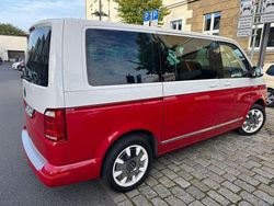 Rot Gebraucht 2016 VW T6 Generation Six Van | 36.499 € (Teuer)