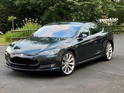 Grün Gebraucht 2014 Tesla Model S Limousine | 24.000 € (Teuer)