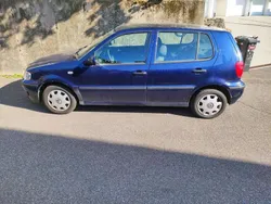 Blau Gebraucht 2001 VW Polo Edition Limousine | 800 € (Guter Preis)