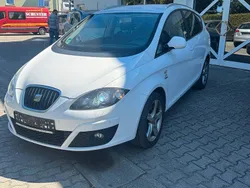 Weiß Gebraucht 2011 Seat Altea XL Stylance Van / Kleinbus | 4.690 € (Guter Preis)
