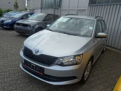 Brilliantsilber metallic (metallic) Gebraucht 2017 Skoda Fabia Cool Edition Kombi | 8.990 € (Guter Preis)