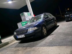 Blau Gebraucht 1998 Audi A4 Kombi | 3.400 € (Teuer)