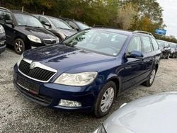 Blau Gebraucht 2010 Skoda Octavia Ambiente Kombi | 2.200 € (Guter Preis)