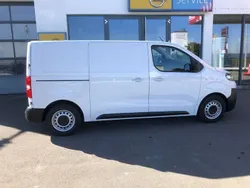 Weiß Gebraucht 2023 Opel Vivaro Edition Van | 27.500 € (Etwas zu teuer)