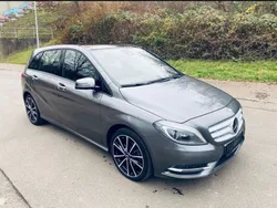 Grau Gebraucht 2013 Mercedes B200 Van / Kleinbus | 14.300 € (Fairer Preis)