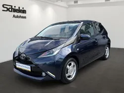 Dark blue mica metallic Gebraucht 2015 Toyota Aygo X-play Kleinwagen | 6.900 € (Fairer Preis)