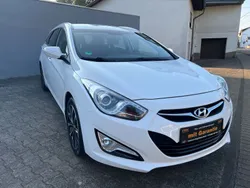 Weiß Gebraucht 2013 Hyundai i40 Edition Kombi | 8.999 € (Etwas zu teuer)