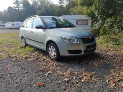 Gebraucht 2009 Skoda Fabia Kleinwagen | 1.950 €