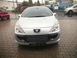 Lackierung aluminiumgrau/meta Gebraucht 2006 Peugeot 307 CC Tendance Cabrio | 4.450 € (Teuer)