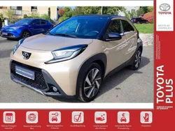 Beige Gebraucht 2022 Toyota Aygo X-plore Kleinwagen | 17.979 € (Etwas zu teuer)