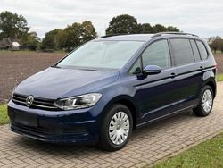 Blau Gebraucht 2018 VW Touran Comfortline Van / Kleinbus | 15.800 € (Guter Preis)