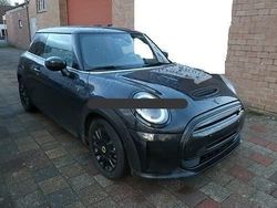 Schwarz Gebraucht 2023 Mini Cooper SE Sport Kleinwagen | 18.138 € (Fairer Preis)