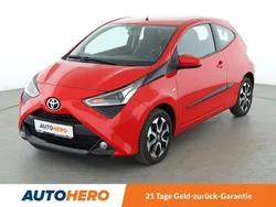 Rot Gebraucht 2019 Toyota Aygo X-play Kleinwagen | 10.690 € (Fairer Preis)