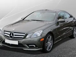Grau metallic Gebraucht 2011 Mercedes E500 Coupé | 26.500 €