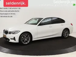 Weiß Gebraucht 2021 BMW 318 Executive Limousine | 23.900 € (Guter Preis)