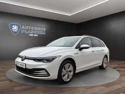 Oryxweiß perlmutteffekt Gebraucht 2022 VW Golf VIII Style Kombi | 20.450 € (Guter Preis)