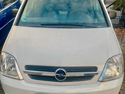 Weiß Gebraucht 2004 Opel Meriva Van / Kleinbus | 2.000 € (Fairer Preis)