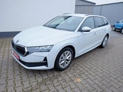 Weiß Gebraucht 2025 Skoda Octavia Selection Kombi | 29.990 € (Superpreis)
