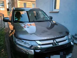 Braun Gebraucht 2017 Mitsubishi Outlander SUV | 15.500 €