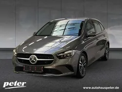 Grau Gebraucht 2025 Mercedes B220 Van / Kleinbus | 40.410 € (Fairer Preis)