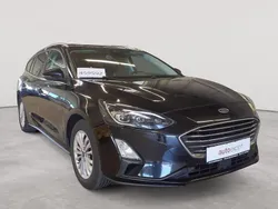 Obsidianschwarz metallic Gebraucht 2022 Ford Focus Titanium Kombi | 15.990 € (Guter Preis)
