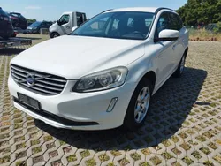 Weiß Gebraucht 2016 Volvo XC60 Momentum SUV | 10.900 € (Superpreis)