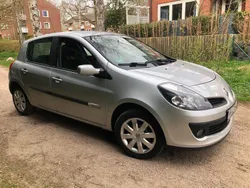 Silber Gebraucht 2007 Renault Clio II Dynamique Limousine | 3.000 € (Fairer Preis)