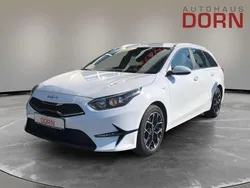 Weiß Gebraucht 2023 Kia Ceed Sportswagon Vision Kombi | 23.990 € (Fairer Preis)