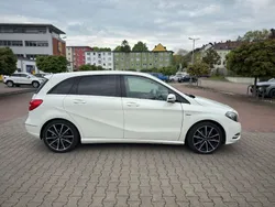 Weiß Gebraucht 2012 Mercedes B200 Van / Kleinbus | 8.500 € (Fairer Preis)