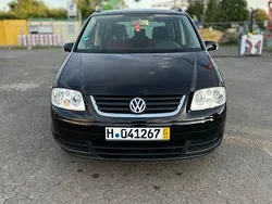 Schwarz Gebraucht 2004 VW Touran Trendline Van / Kleinbus | 2.300 € (Fairer Preis)