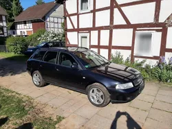 Schwarz Gebraucht 2001 Audi A4 Kombi | 1.200 € (Superpreis)