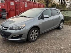 Silber Gebraucht 2015 Opel Astra Eco Limousine | 4.990 € (Fairer Preis)