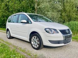 Weiß Gebraucht 2009 VW Touran Freestyle Van / Kleinbus | 2.790 € (Fairer Preis)