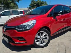 Orange Gebraucht 2016 Renault Clio IV LIMITED Limousine | 7.950 € (Etwas zu teuer)
