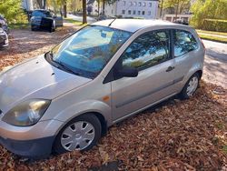 Silber Gebraucht 2005 Ford Fiesta Kleinwagen | 700 € (Guter Preis)