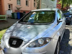Grau Gebraucht 2005 Seat Toledo Kleinwagen | 2.300 €