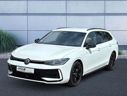 Pure white Gebraucht 2024 VW Passat R-line Kombi | 40.490 € (Guter Preis)