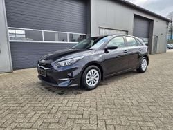 Zilinaschwarz metallic Neu 2025 Kia Ceed Vision Limousine | 23.590 € (Guter Preis)